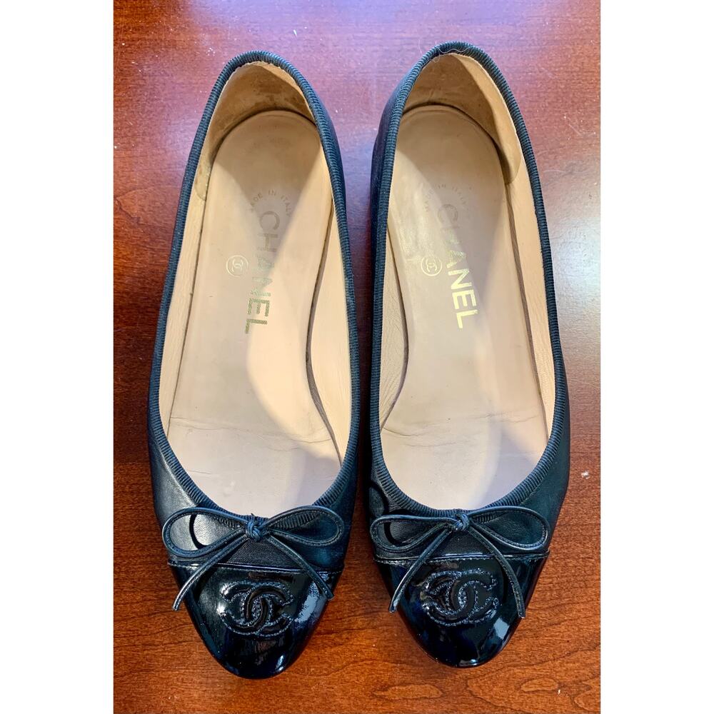 Authentic Chanel Lambskin Leather Ballet Flats 36.5 Black CC Bow Patent Cap Toe - Picture 13 of 15